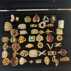 45 Gorgeous estate rings - small sizes (4-5)